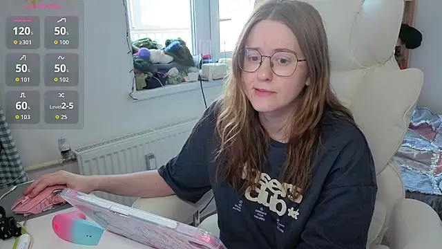 urstripchatgf - Urstripchatgf's free webcam - UK Sex Cams