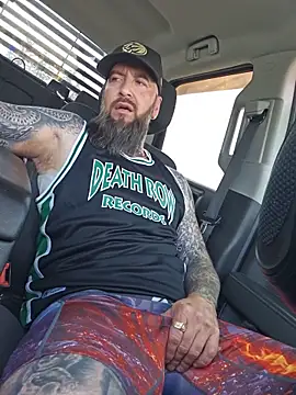 Beardedtattood webcam