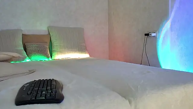 roseaa - Roseaa's free webcam - UK Sex Cams