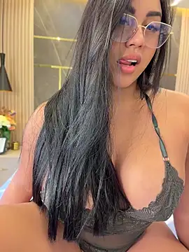 emily-Hornyy