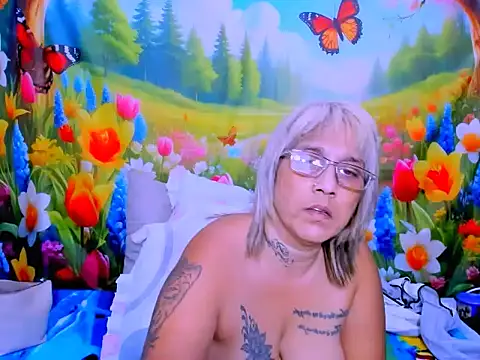 indianroxy webcam