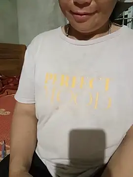 tuyet-nhi webcam