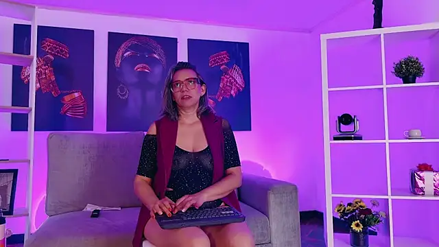 milfsecret69 webcam
