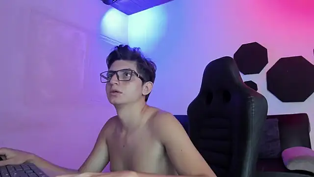 atilaepic live cam on StripChat