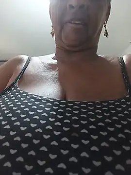Rosabela04 live cam on StripChat