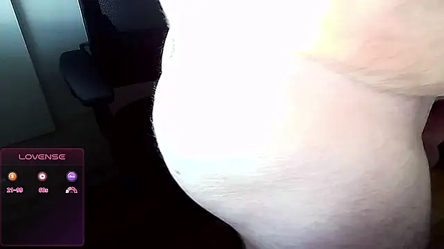 Big_And_ThickUK live cam on StripChat