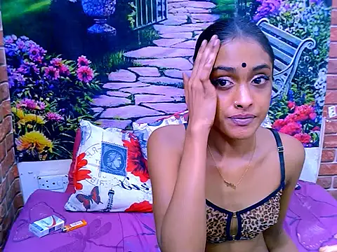 IndianPretty14u2Luv webcam