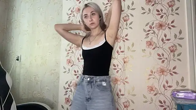 WhitePowerGirl webcam