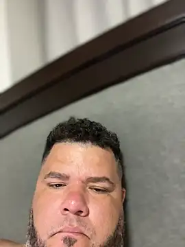 HotDominicanCum webcam
