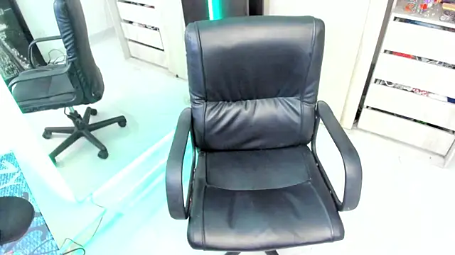 BellaFlaming webcam