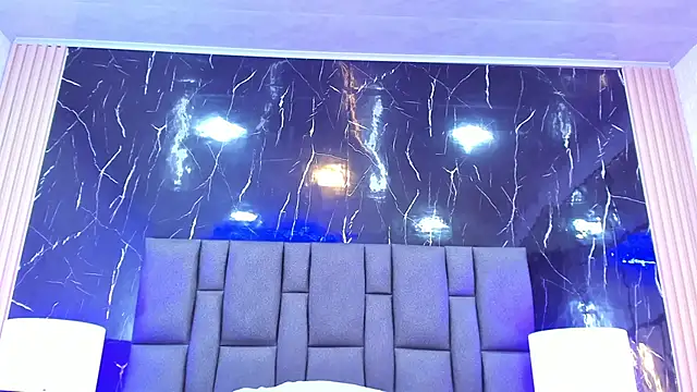 BustyGlow live cam on StripChat