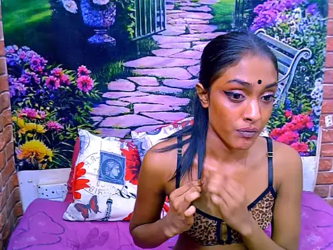 IndianPretty14u2Luv webcam