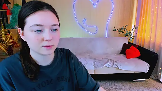 AlluringLookk webcam