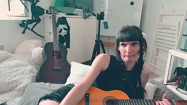 CeriseLapine webcam