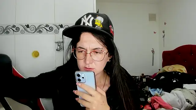 Sweet-Suck69 webcam