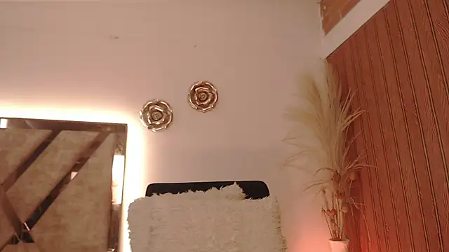AGATHAA_WHITE webcam