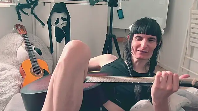CeriseLapine webcam