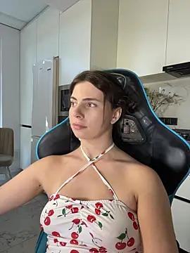 CurlyLara live sex cam