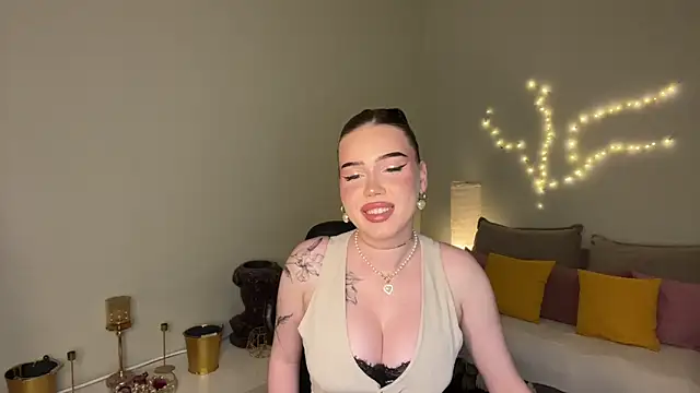 mistress_of_hearts live cam on StripChat