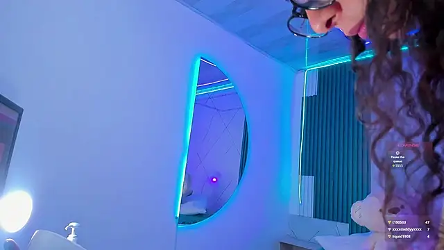 Sarah_Moon1 webcam