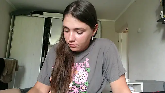 delightful_sofi webcam