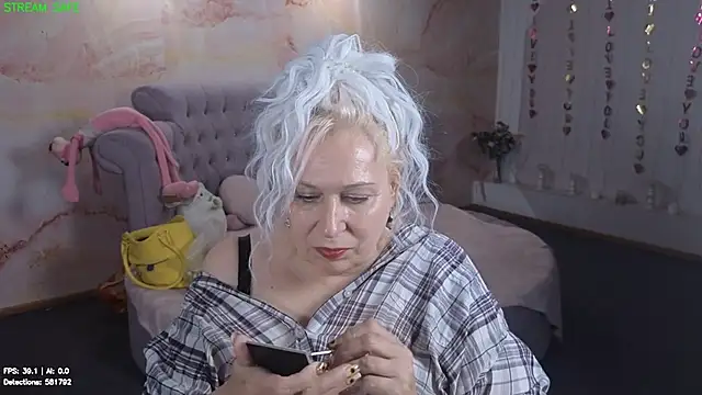 Penelope_Pinky webcam