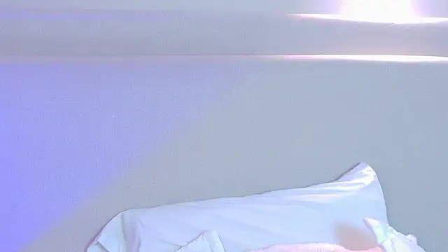 NaomiKlarc live cam on StripChat