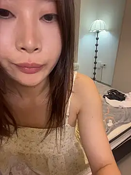 gersddb (F milf) - Take off top and king control 3 minutes
