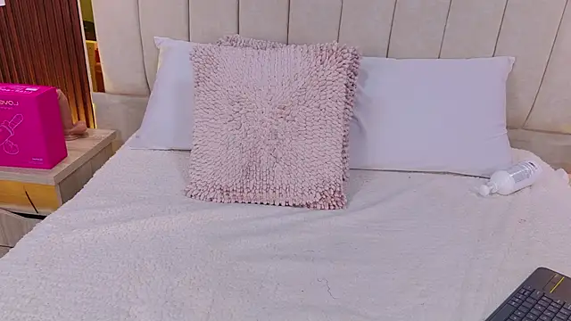 anastasia_gb (F teen) - SALIVA ON MY TITS
