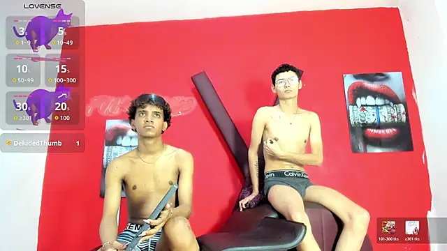 VERY_HOT_GUYS webcam