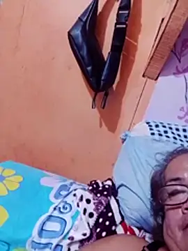 vickyhot1966 live cam on StripChat