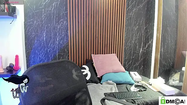 Marilyndackaria_ webcam