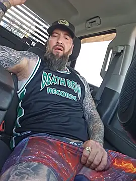 Beardedtattood webcam