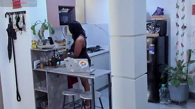 LadyNahir webcam