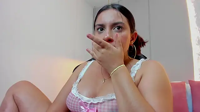 kira_relish webcam
