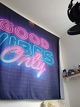 Mikaaa97 webcam