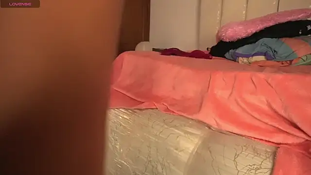 pocahotass_11 webcam