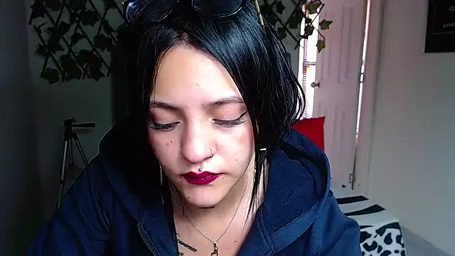 Violettasquirt webcam