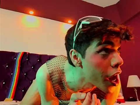 Nicolass_23 webcam