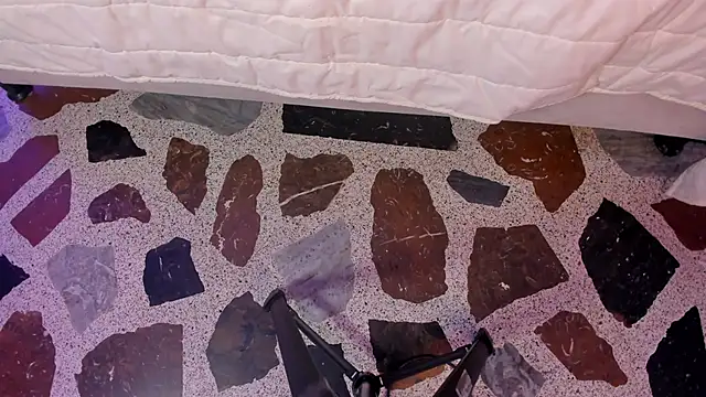 MissyAndNova webcam