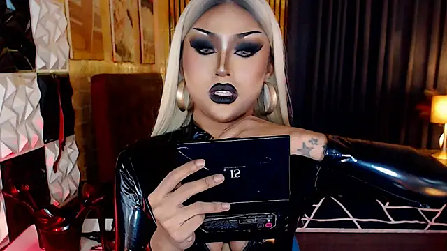 MassiveCockTrans webcam