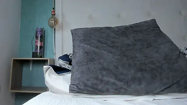 mia_gomez7 webcam