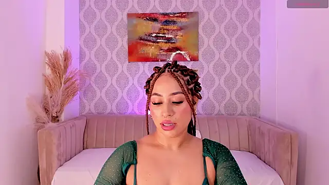 Nikki_Rousmel webcam