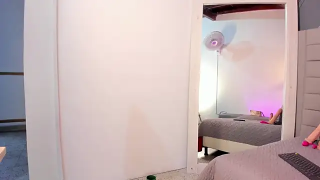Miia_ferrarii webcam