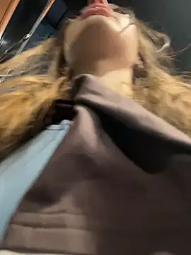 mikkixmeow webcam