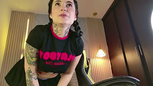 Lilith_Ink99 webcam