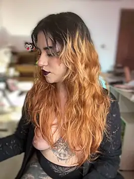 NikkiNix webcam
