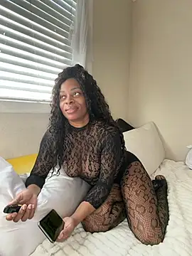 CaliBabiethe1 webcam