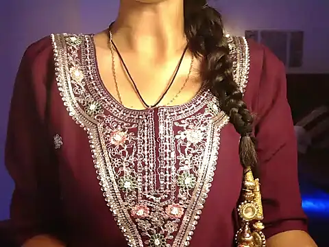 Moksha_ live cam on StripChat