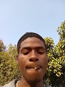 younggblackkCOCK19 webcam